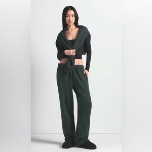 Skims Classic Straight Leg Cotton Fleece Pants – Spruce – Size S – New with Tags